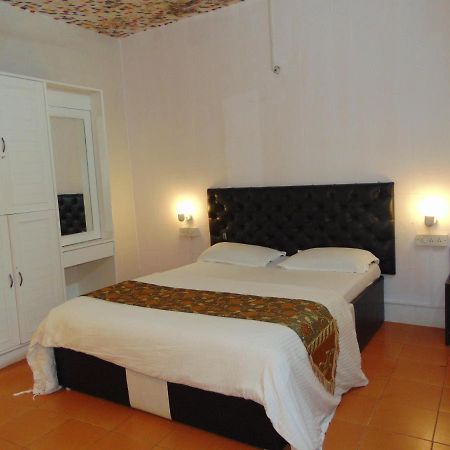 Dona Paula Classic Hotel Panaji Exteriör bild