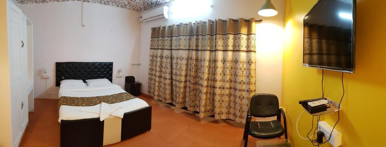 Dona Paula Classic Hotel Panaji Exteriör bild